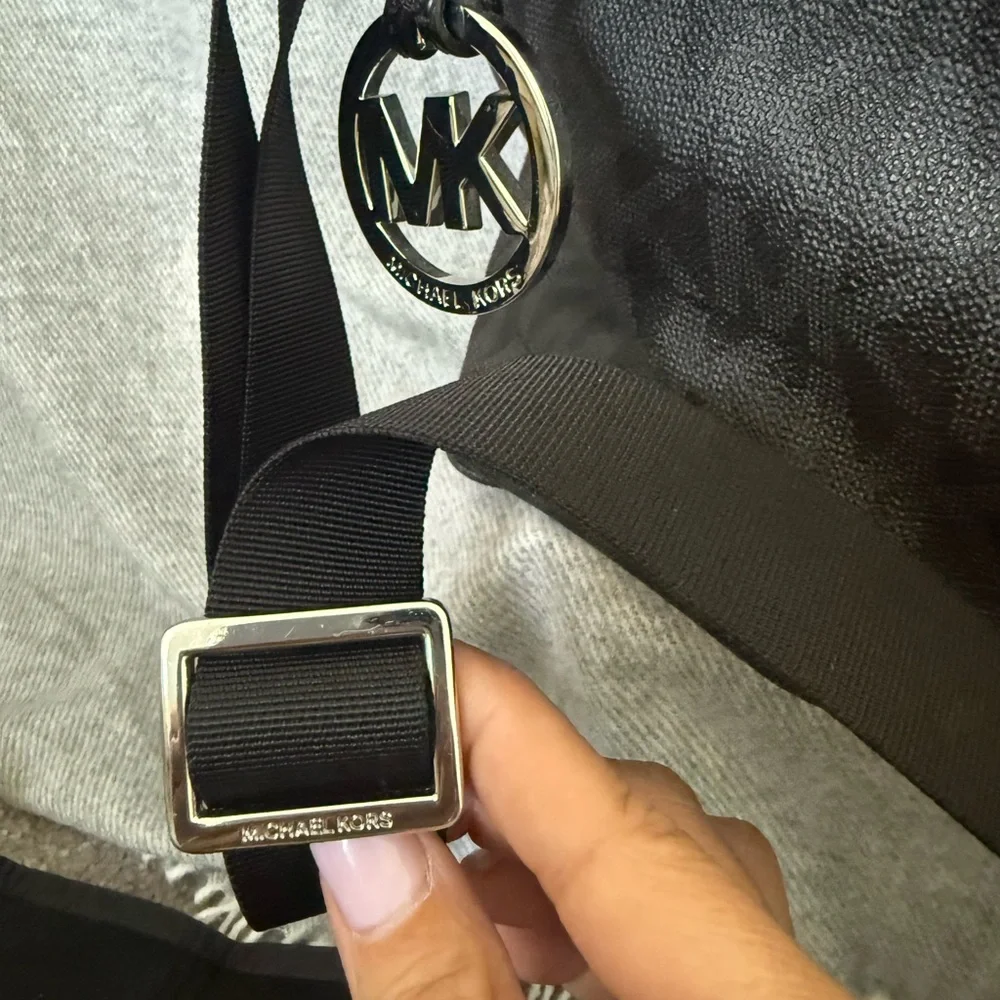 Michael Kors Black Embossed Baby Diaper Handbag With Baby Changing Pad & Pockets - Picture 8 of 10